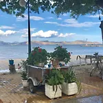 Casa Lela 3...hydra Míloi