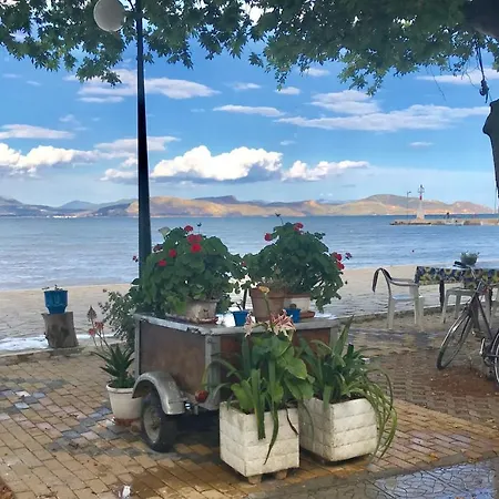 Casa Lela 3...hydra Míloi