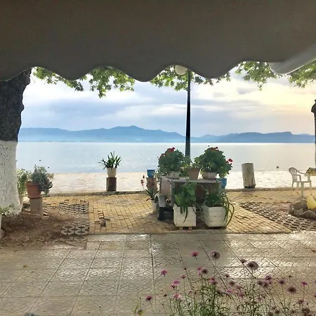 Casa Lela 3...hydra * Míloi