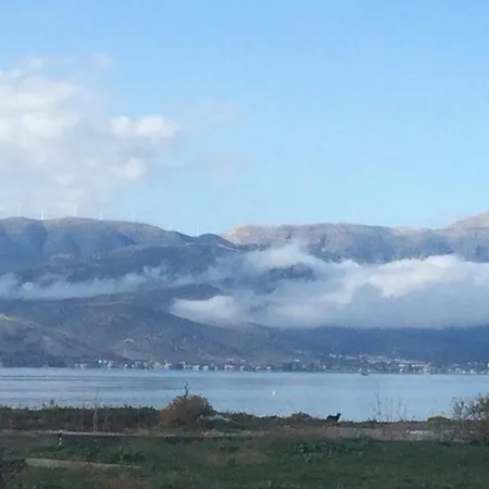 Lägenhet Casa Lela 3...hydra Míloi